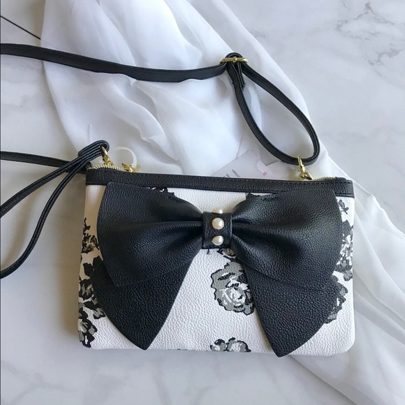 Betsey Johnson Bow Crossbody Wristlet Bag Purse - Picture 2 of 7